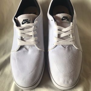 NIKE SB Men’s Canvas Sneaker SIZE  11.5
